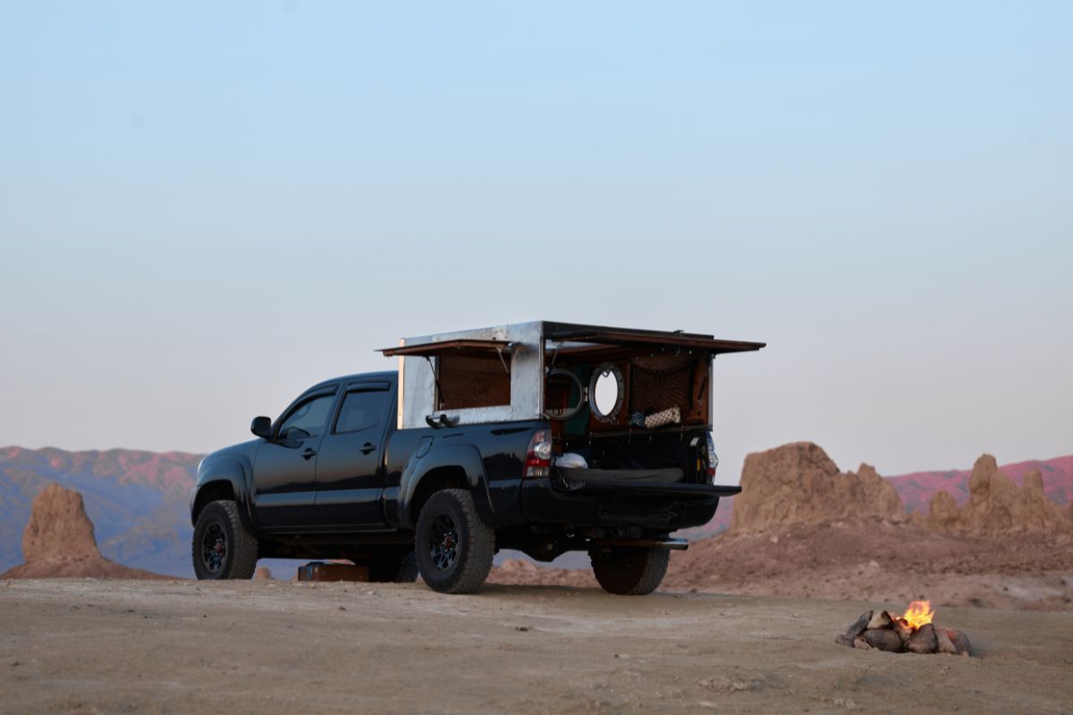 https://theoutdoorauthority.com/wp-content/uploads/2018/10/guide-to-truck-bed-camping.jpg