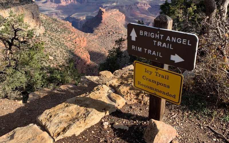 image of the bright angel trailhead at grand canyon national park